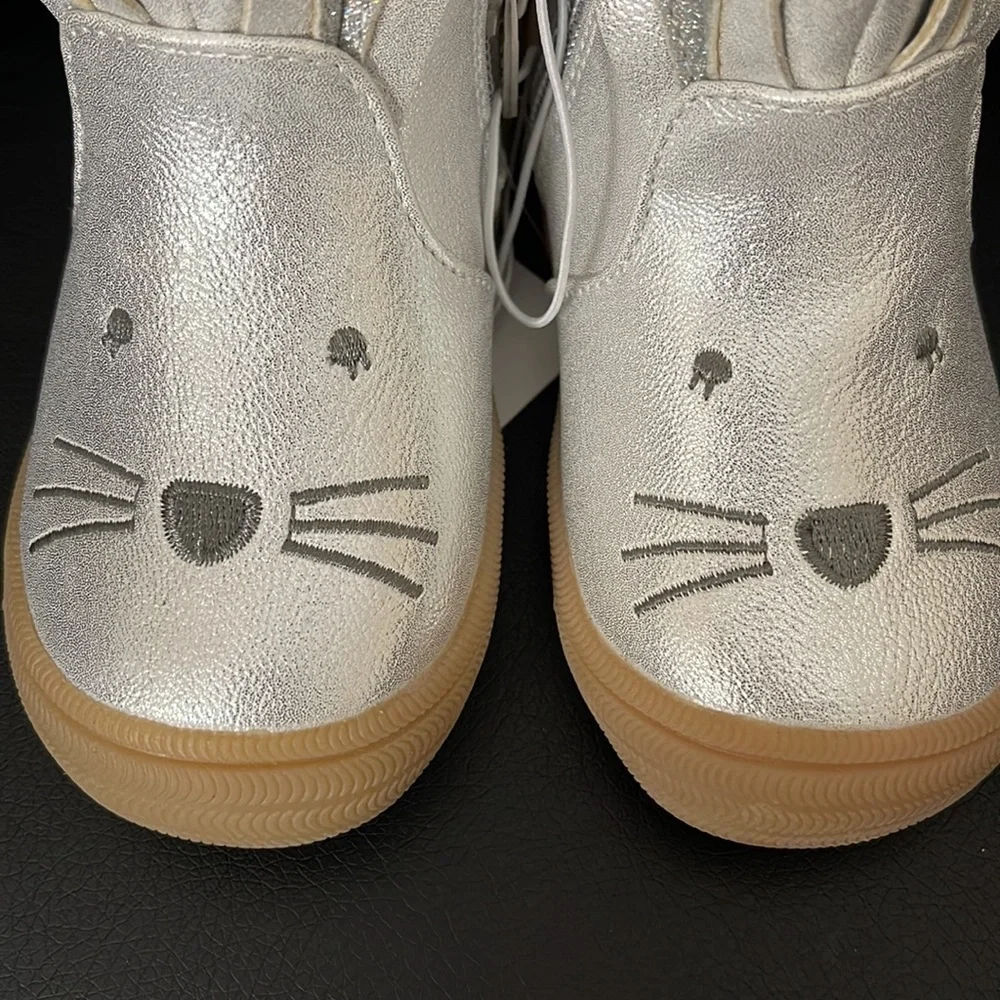Cat & Jack baby’s boot